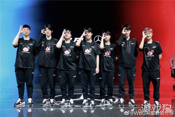 舞台上反复 舞台上反复